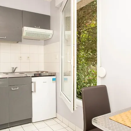 Apartment Studio Tres Calme En Plein Centre-ville De